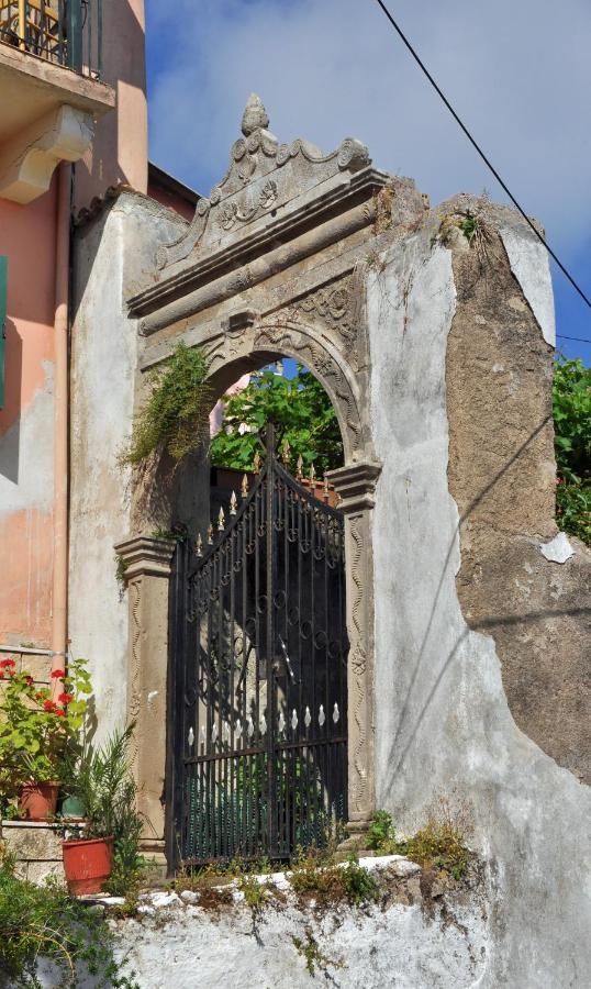 Ferienwohnung The Old Mansion Sinarádes Exterior foto